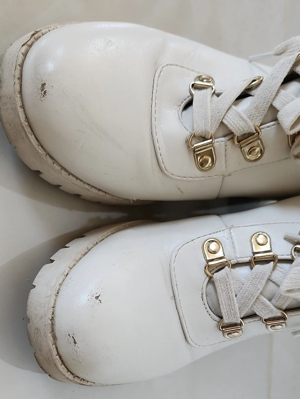 Wild Pair White Combat Boots  Fasgion Shoes Size 8